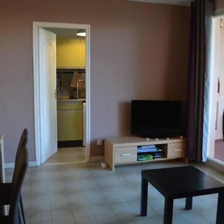 Mezzanine 4 Couchages A Avec Terrasse, Ascenseur, Lave-vaisselle Et Lave-linge - Fr-1-226b-27 Lejlighed Cavalaire-sur-Mer